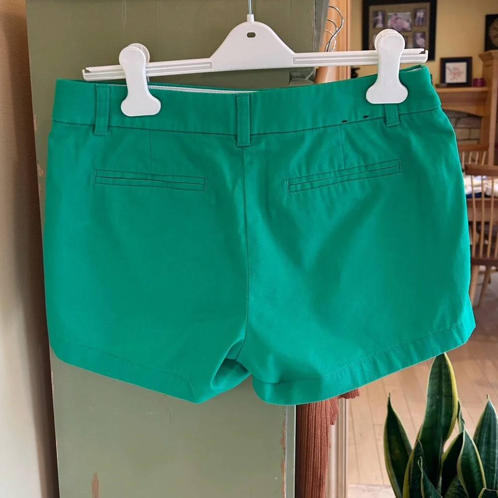J. Crew Women’s Classic Chino 3.5” Inseam 100% Cotton Modern Clover Size 6